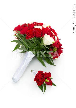 bridal bouquet with red and white roses 33501835