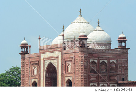 Taj Mahal in Agra, India 33504643