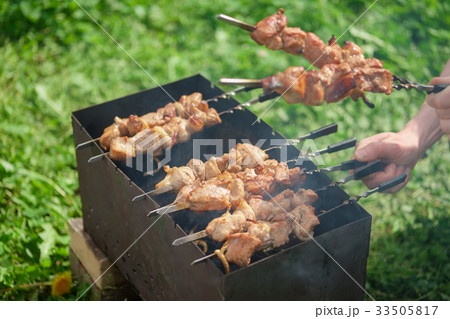 Process of cookong shashlik outdoor, img 14 of 17 33505817