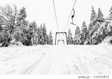 Ski lift in a ski resort Ski lift in a ski resort 33505855