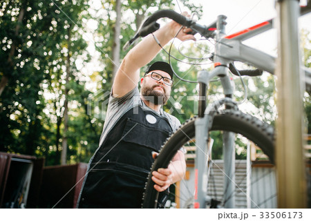 Bicycle mechanic repair bike, top view 33506173