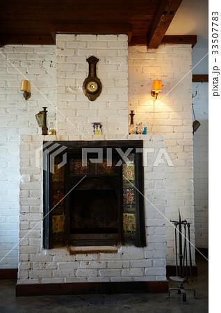 建築 暖炉 壁掛け時計 33507783