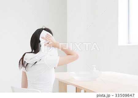 タオルのある生活　洗顔 33509647