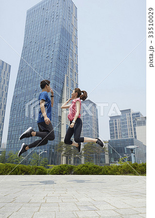 都市 都会 夫婦 33510029