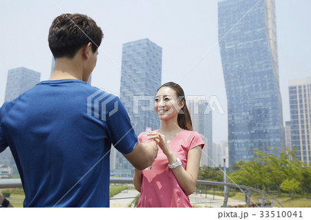 女性 女 女の子 33510041