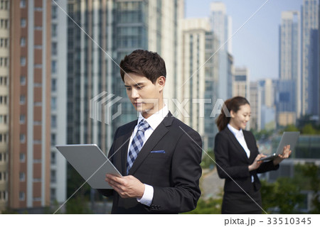 ノートパソコン ノートブック 都市 33510345