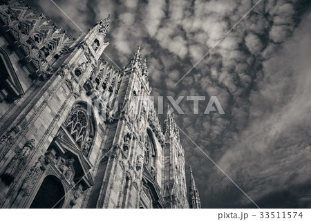 Milan Cathedral closeup Milan Cathedral closeup 33511574