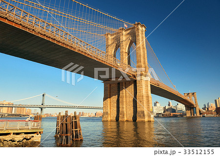 Brooklyn bridge at waterfront 33512155