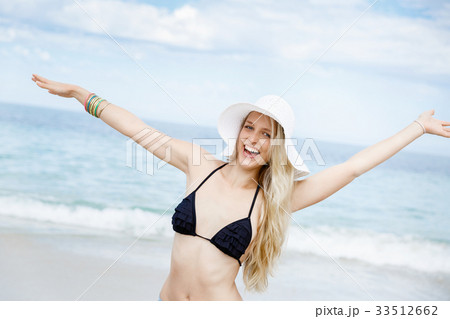 Young woman at the beach 33512662