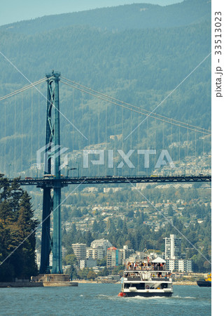 Lions Gate Bridge 33513023