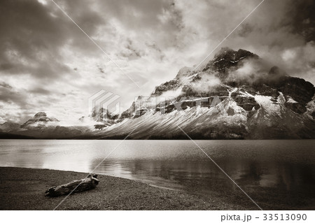 Bow Lake Bow Lake 33513090