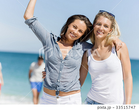Picture women on the beach 33515747