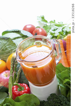 ジューサーと野菜果物の集合写真 33518266