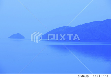 琵琶湖と竹生島 33518773