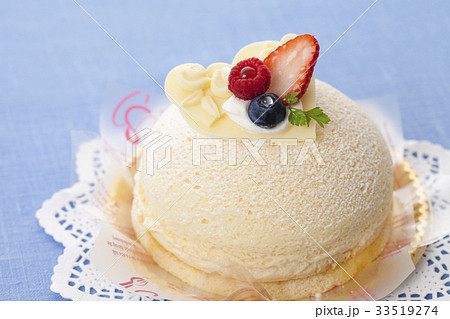 ホワイトデーケーキの写真素材