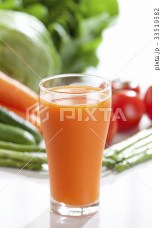 オレンジ色の野菜ジュース オレンジ色の野菜ジュース 33519382