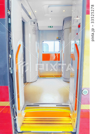 Entrance to the corridor (vestibule) Entrance to the corridor (vestibule) 33525278