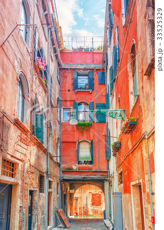 View of the most beautiful places of Venice. View of the most beautiful places of Venice. 33525329