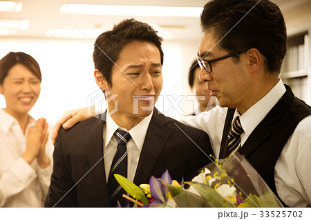 ビジネス　ビジネスマン　仕事　男性　上司 33525702