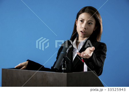 政治家　演説　女性 33525943