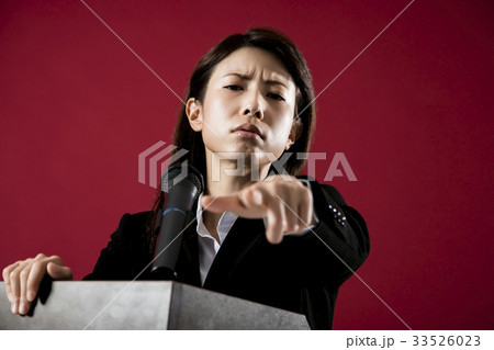 政治家　演説　女性 33526023