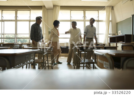 シニア　母校訪問 33526220