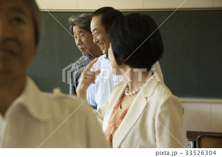 シニア 母校訪問 シニア 母校訪問 33526304