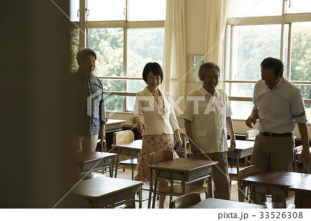 シニア 母校訪問 シニア 母校訪問 33526308