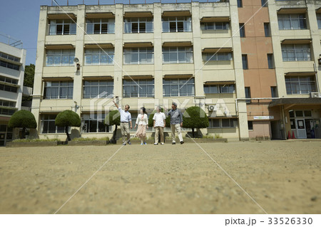 シニア母校訪問 シニア母校訪問 33526330