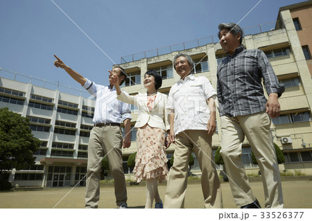 シニア 母校訪問 シニア 母校訪問 33526377