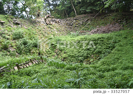 石垣山一夜城　井戸曲輪 33527057
