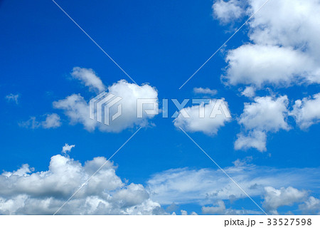 Blue sky. 33527598