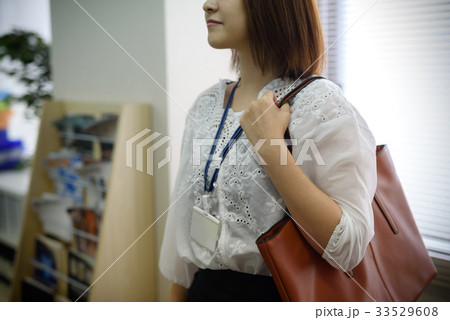 OL　出勤　退勤 33529608