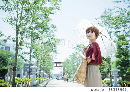 女性　旅行　鎌倉　ショートトリップ　散策　散歩　一人旅 33533941