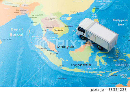 地図とパソコン 33534223