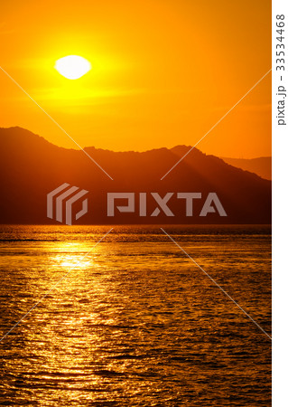 瀬戸内海の夕暮れ 33534468