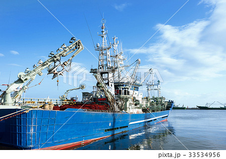巻き網漁船の写真素材