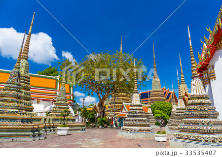 バンコク、ワット・ポー、花の咲く涅槃仏寺　 33535407