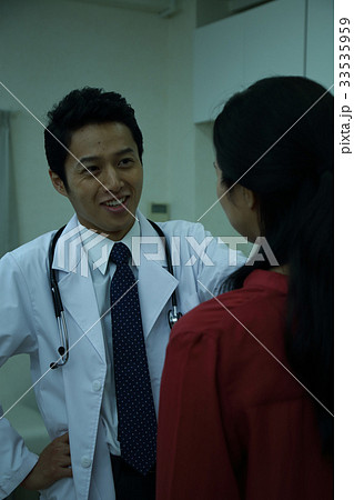 医師と患者 33535959