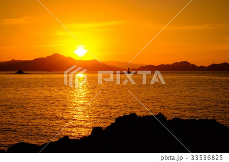 瀬戸内海の夕暮れ 33536825