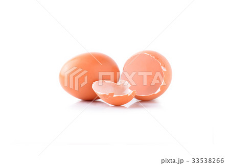 eggs and eggshell isolated on white background 33538266