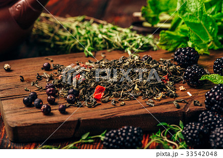 Green Tea with Blackberry, Mint and Thyme. 33542048
