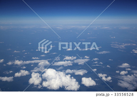 雲 雲の背景 晴れ 33556528