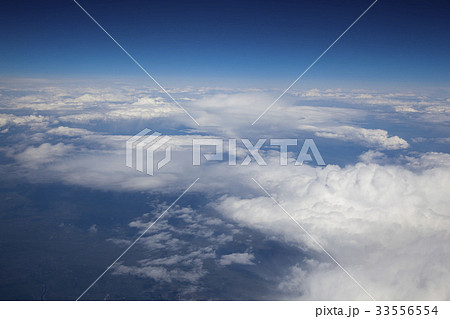 雲 雲の背景 晴れ 33556554