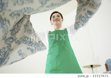 家事をする女性 33557672