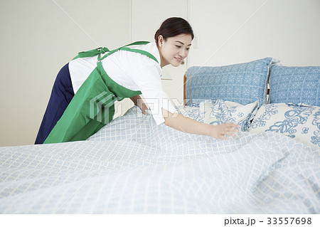 家事をする女性 33557698