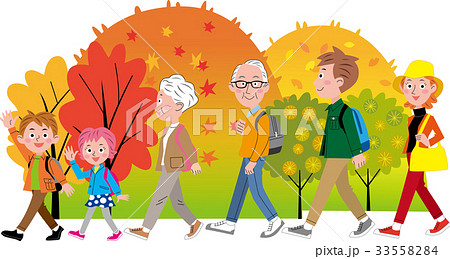 二世帯家族でハイキング 紅葉 二世帯家族でハイキング 紅葉 33558284
