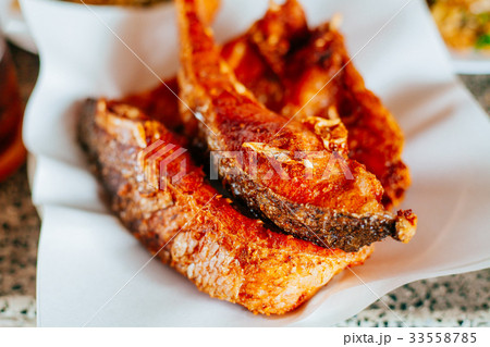 Fried fish 33558785