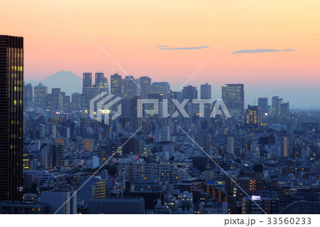 【東京・夕景】新宿・富士山方面 【東京・夕景】新宿・富士山方面 33560233