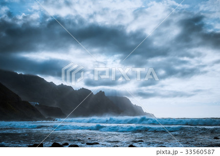 Sunset over ocean Tenerife 33560587